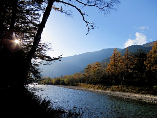 上高地 河童橋 nature landscape japanese japan river tree sky cloud sun sunray mountain reflection fall autum