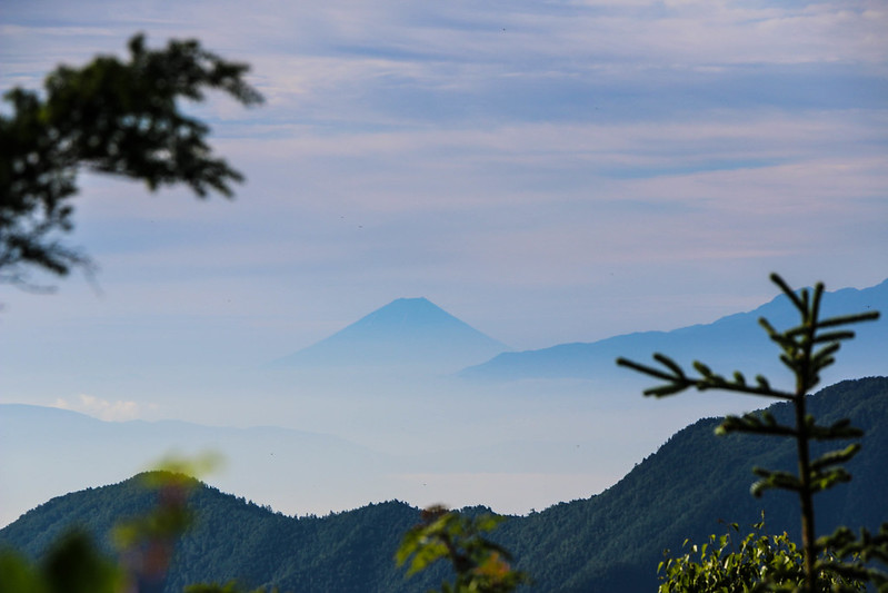 燕岳から富士山
