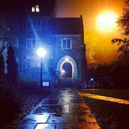 Midnight magic on campus????✨. (???? credit: @chrislynchoo via @documentduke360) #pictureduke #Duke360