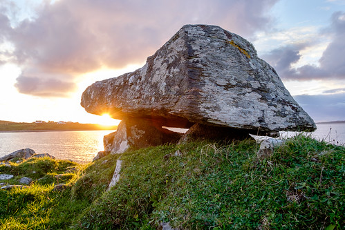 ireland wild galway beach megalithic way fuji tomb an atlantic connemara inis megalith cnoc inishbofin finne cleggan bó gaillimh conamara knockbrack xt10 breac sellerna cloigeann