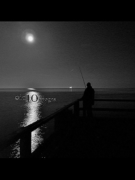 nächtlicher angler an der ostsee im mondlicht nightly angler on the baltic sea under moonlight I