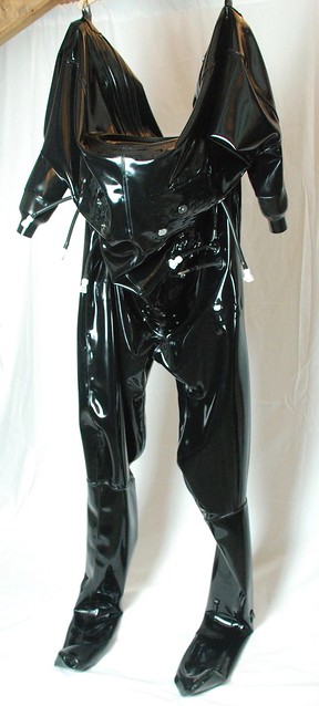 The NEW SeriousKit 'Electro stim' rubber vacuum suit