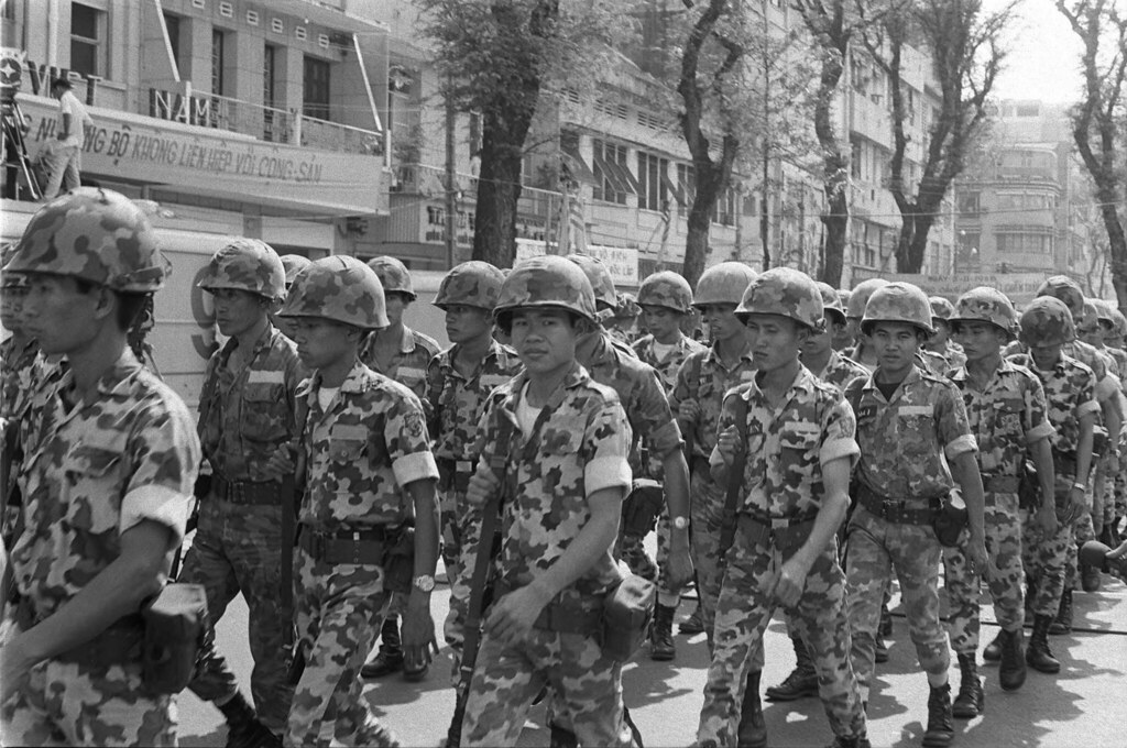 Saigon 05 Nov 1968 - Lễ xuất phát chiến dịch Quyết Chiến Thắng, ngày 5/11/1968 trước Tòa Đô Chánh - Lực lượng Cảnh Sát Dã Chiến | bởi manhhai