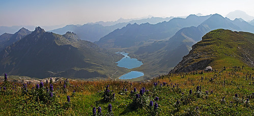 alps niederetauern schladmingertauern giglachsee mountain panorama outdoor landscape hiking lake meadow mountainside