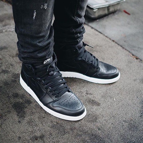 Air Jordan 1Cyber Monday Man size : us 7.5-13 Plz what's app 93496543🐼🐼🐼🐼🐼🐼 | by Bob gong