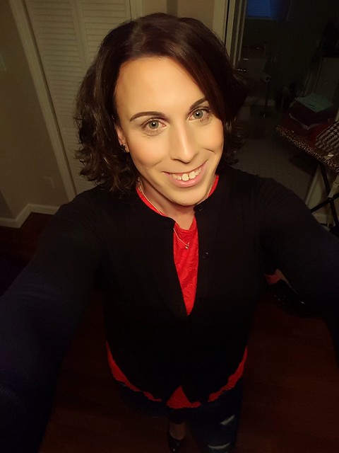 Happy Wednesday everyone! Hope you all are having a great week 😊 feeling extra pretty today so I figured I would share. 💜😊 #girlslikeus #transisbeautiful #wednesday #humpday  #feelingpretty #spreadlove❤