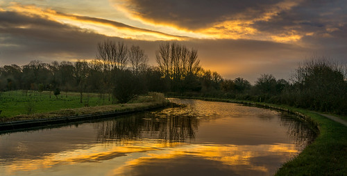 bilsborrow canal cloud lancaster morning reflection sky water