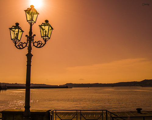 sunset sea italy orange water lamp leaving photo nikon mediterraneo italia tramonto mare foto harbour porto napoli acqua arancione lampione partenza welcomeincampania d3100