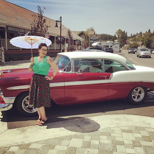 At the Historic District in Truckee, Ca! #pinupstyle #vintagestyle #memade #vintagegal #classiccar #parasol | by She Knits in Pearls