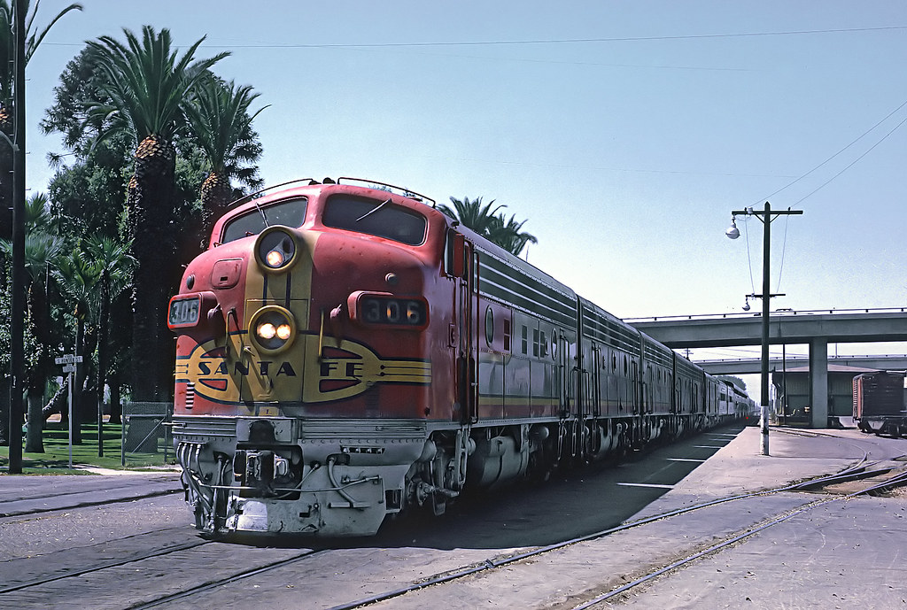 ATSF F7A 306L with Train #2, The San Francisco Chief arriv… | Flickr