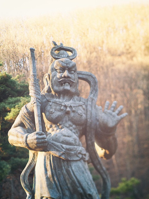 Wawoojongsa Statue