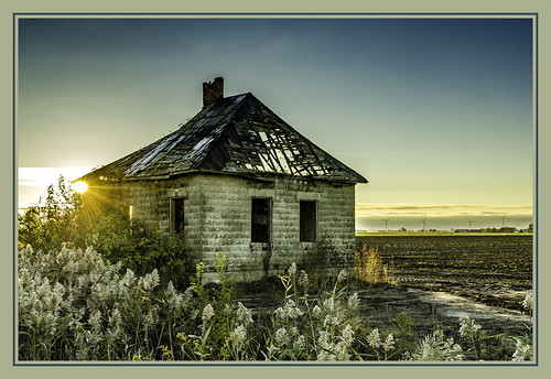 farmhouse abandoned derilictbuilding decayingbuilding architecture architecturalphotography sunrise 1000views