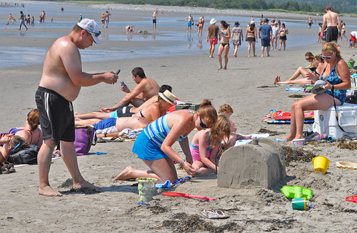 beach novascotia sandsculpture clamharbourbeachprovincialpark