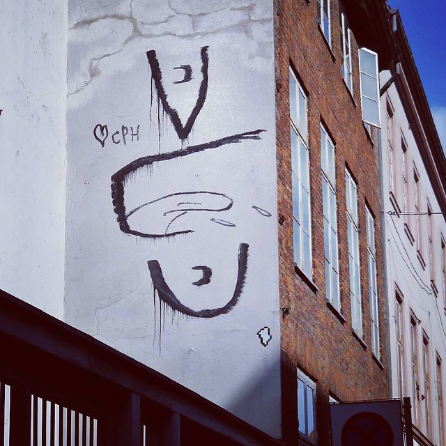 #copenhagen also has #dirty #walls - #streetart #graffiti #urbanart #graffitiart #urbanart_daily #graffitiart_daily #streetarteverywhere #streetart_daily #wallart #mural #streetphotography #kopenhavn #streetartdenmark