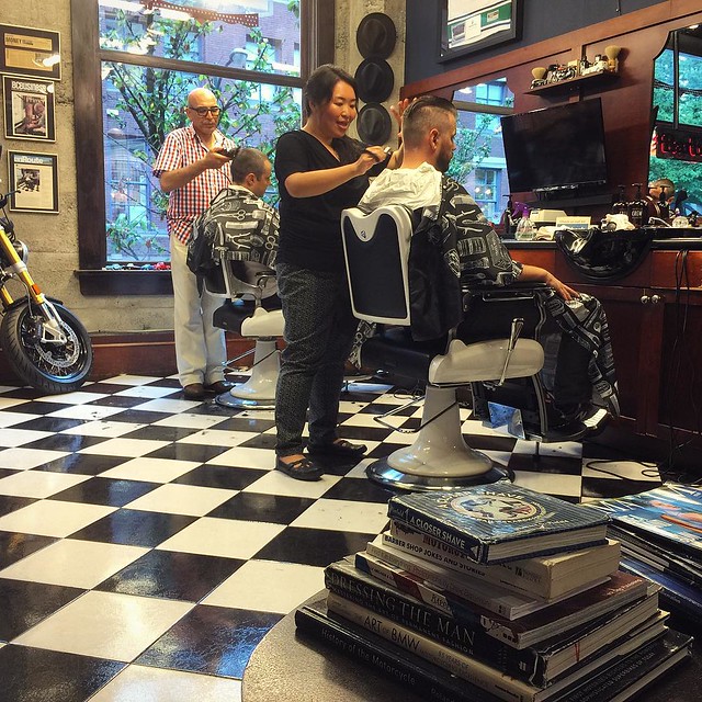 Another great day of non-stop haircuts and shaves, and another week is almost over.....Time really flies when you love what do and you have the best clients in the world! ☺️ 💈 ✂️ #barbers #barbershop #barberlife #lifeisgood