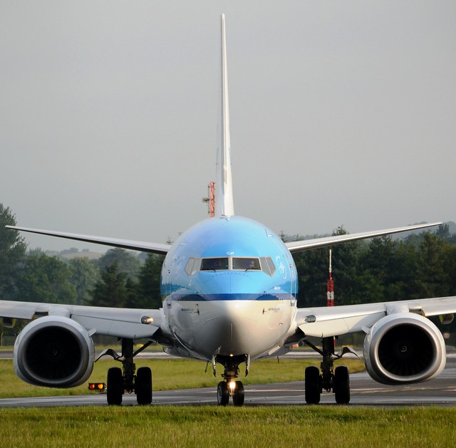 KLM Royal Dutch Airlines Boeing 737-7K2 PH-BGM Head-On