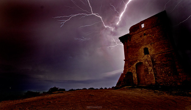 Gela - la torre di Manfria nella tempesta