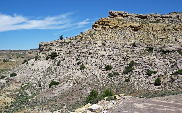 Ericson Sandstone over Rock Springs Formation (eroded edge of Zirkel Mesa, east of Superior, Wyoming, USA)