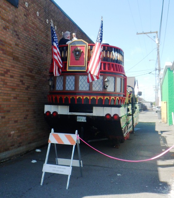 Seafair pirates park in alleyway after the parade