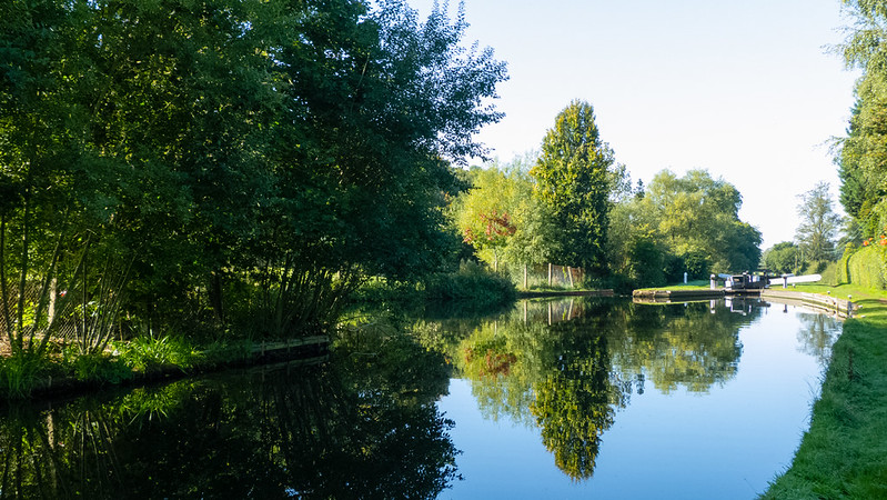 Calm: Wightwick Lock