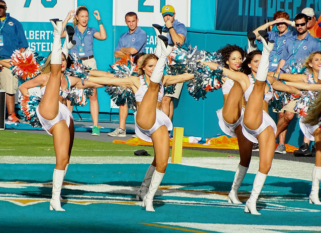 MIAMI DOLPHINS CHEERLEADERS