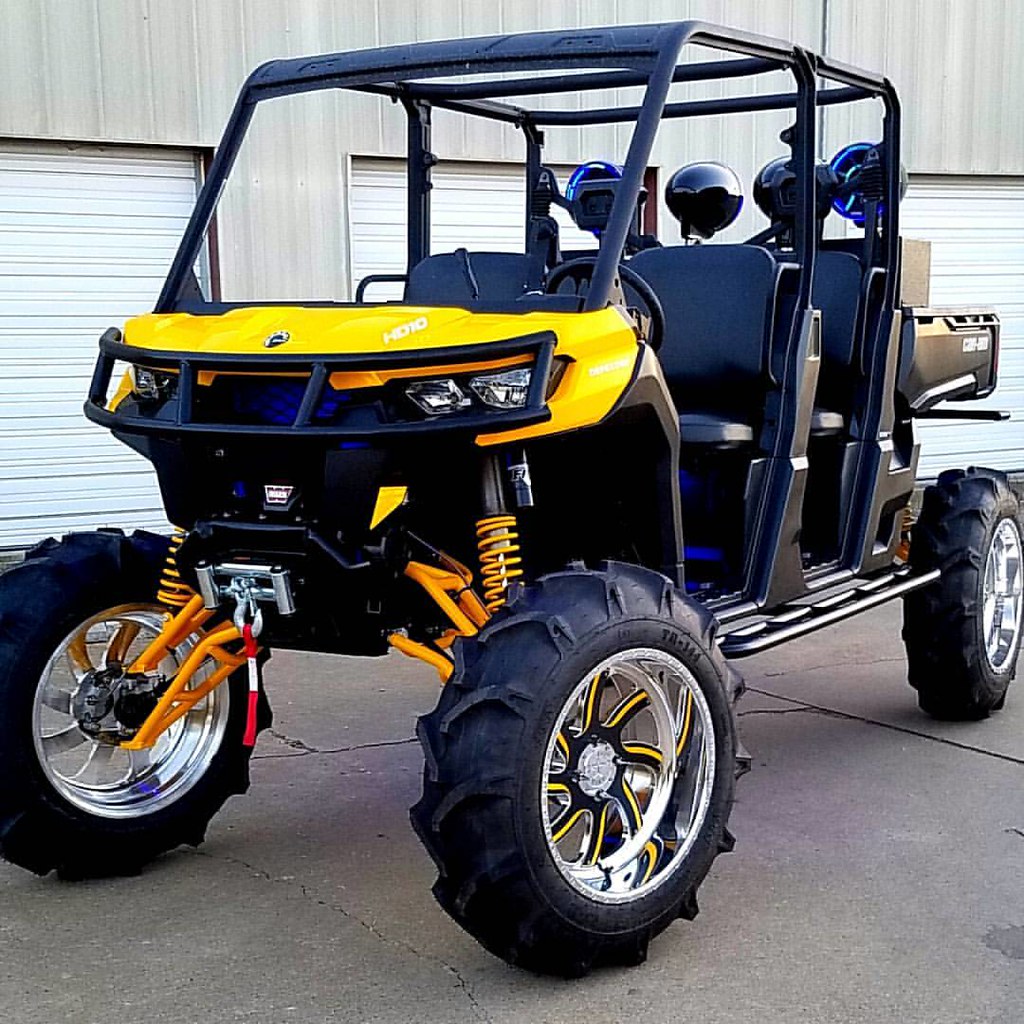 Mark Wise Gator Powersports Defender Crew with a CATVOS 8