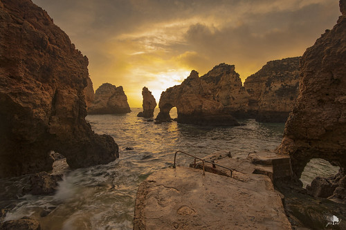 pontadapiedade portugal amanecer landscape paisaje cielo atlántico peñascos rocas hdr sol nubes olas embarcadero