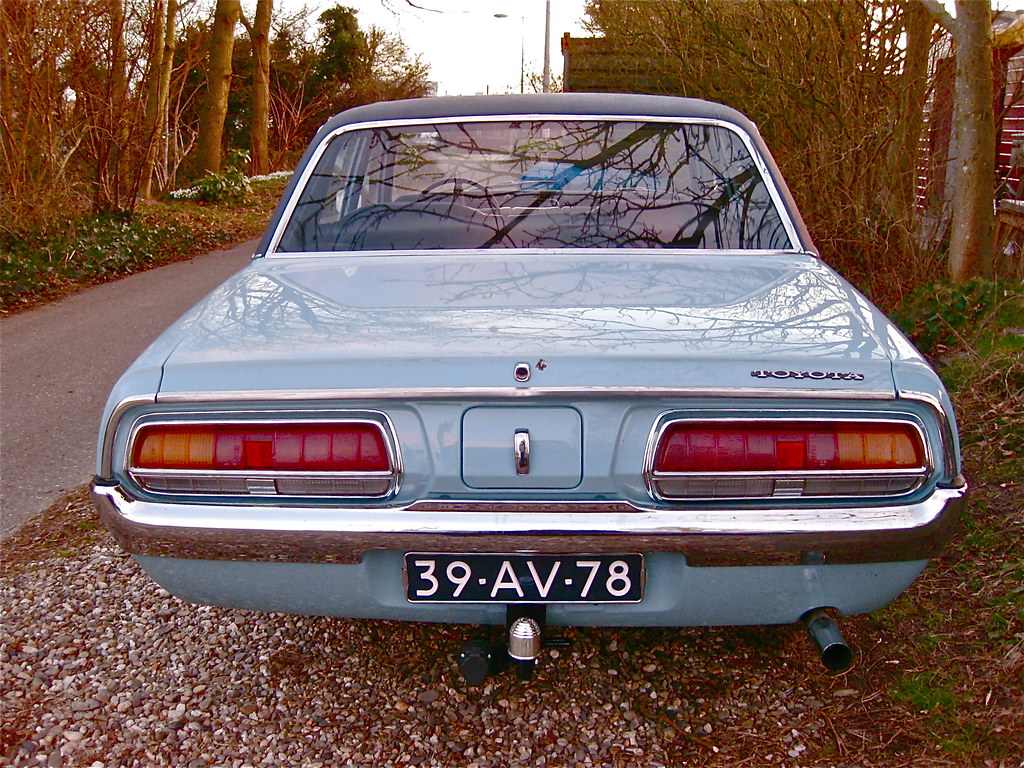 39-AV-78 TOYOTA Crown 2000 Saloon 1973 | It's futuristic sty… | Flickr
