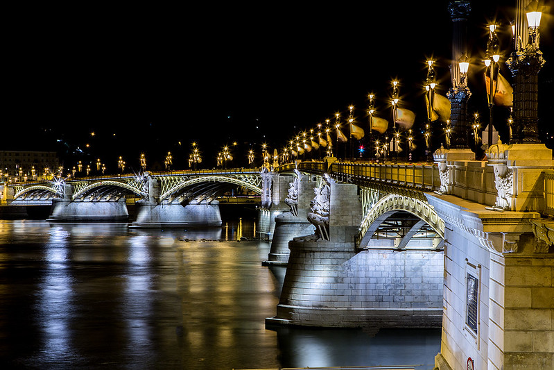 Margit híd / Margaret Bridge over the Danube River, Budapest, Hungary, Europe