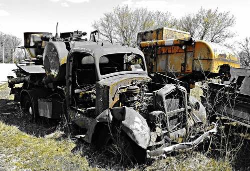truck vintage illinois rust farming harvest historic combine agriculture salvage ruraldecay harvester selectivecolor farmmachinery cornsheller franklingrove truckthursday
