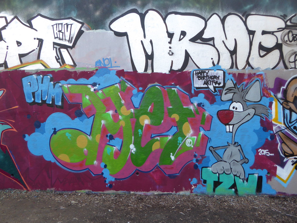 Dyet graffiti, Trellick Tower | duncan c | Flickr