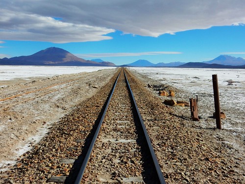 pacoalfonsocom bolivia travel landscape nature wilderness salt lake uyuni train track desert