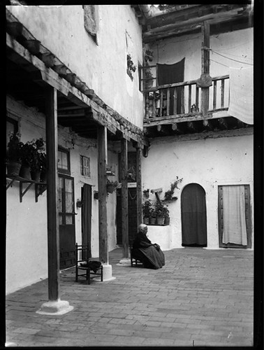 Verdadero Mesón del Sevillano en Toledo hacia 1920. Fotografía de Enrique Guinea Maquíbar © Archivo Municipal de Vitoria-Gasteiz