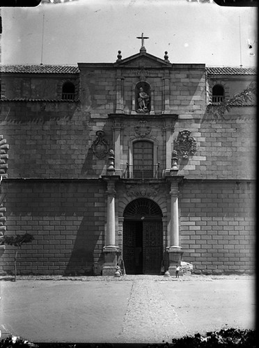 Hopital Tavera en Toledo hacia 1920. Fotografía de Enrique Guinea Maquíbar © Archivo Municipal de Vitoria-Gasteiz