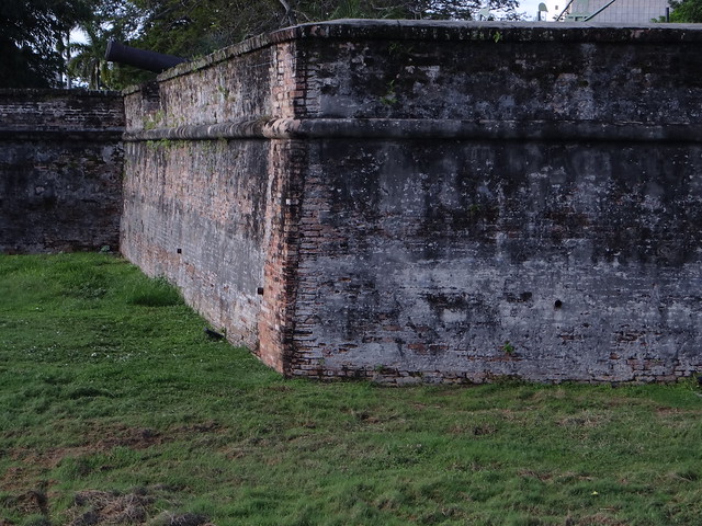 Kota (Fort) Cornwallis, exterior walls.
