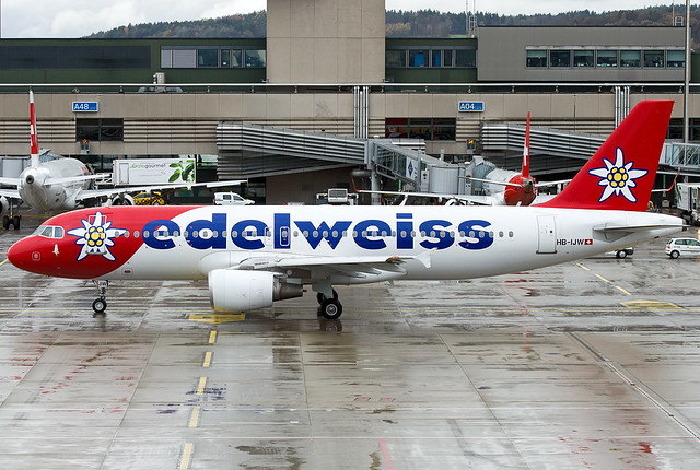 HB-IJW Edelweiss Air Airbus A320-214 