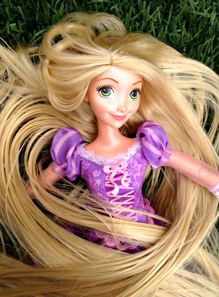 First (and last) decent Rapunzel doll from Mattel. 