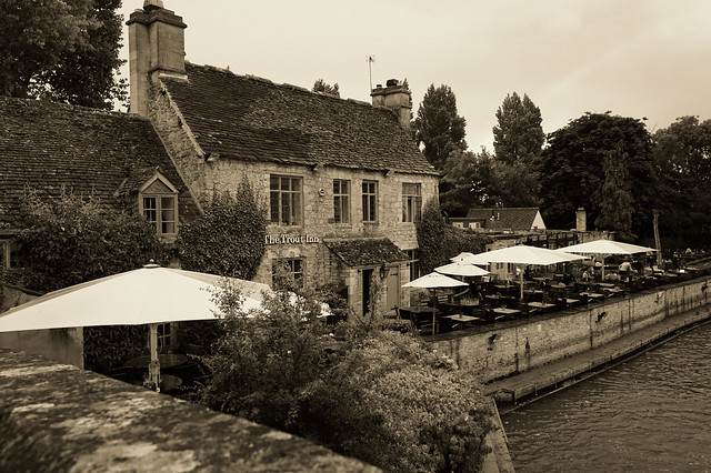 Wolvercote / Oxfordshire (England) The Trout Inn on the river Thames