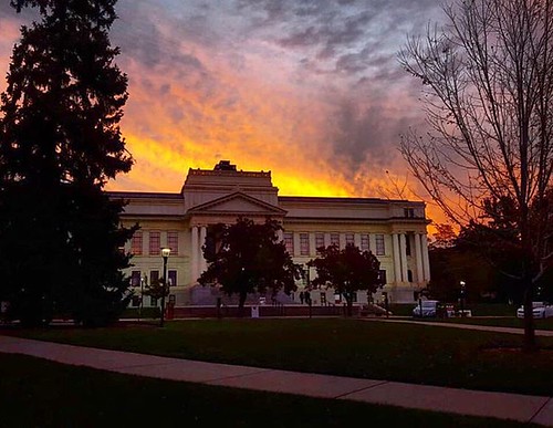 Early-morning class perk: ???? ????: @vanboerum  #UofU #universityofutah #UtahSunrise #Usunrise #utahisrad #ParkBuilding