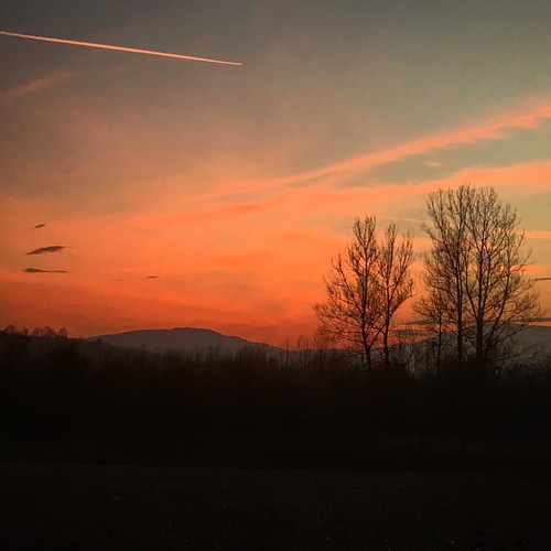 #tuzla #bosna #ig_bosnia #ig_balkan #ig_balkan_ #ig_great_shots #ig_myshot #ig_nature #ig_great_pics #ig_photooftheday #ig_shotz #ig_cameras_united #ig_captures #ig_sunset #sunset #iphonephotography #amateurphotography #joyful_pics #globalcapture #amateur | by eldinimamovic1