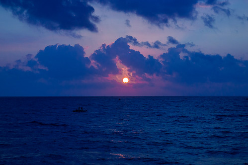 sea sun india beach clouds sunrise dawn boat fishing colours fishermen earlymorning pondicherry southindia nikond3200 colourfulsky neyveli pondicherrybeach colonialfrench ilakkiaraj