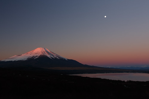 morning moon mountain lake sunrise fuji jp 日本 山梨県 南都留郡 yamananako