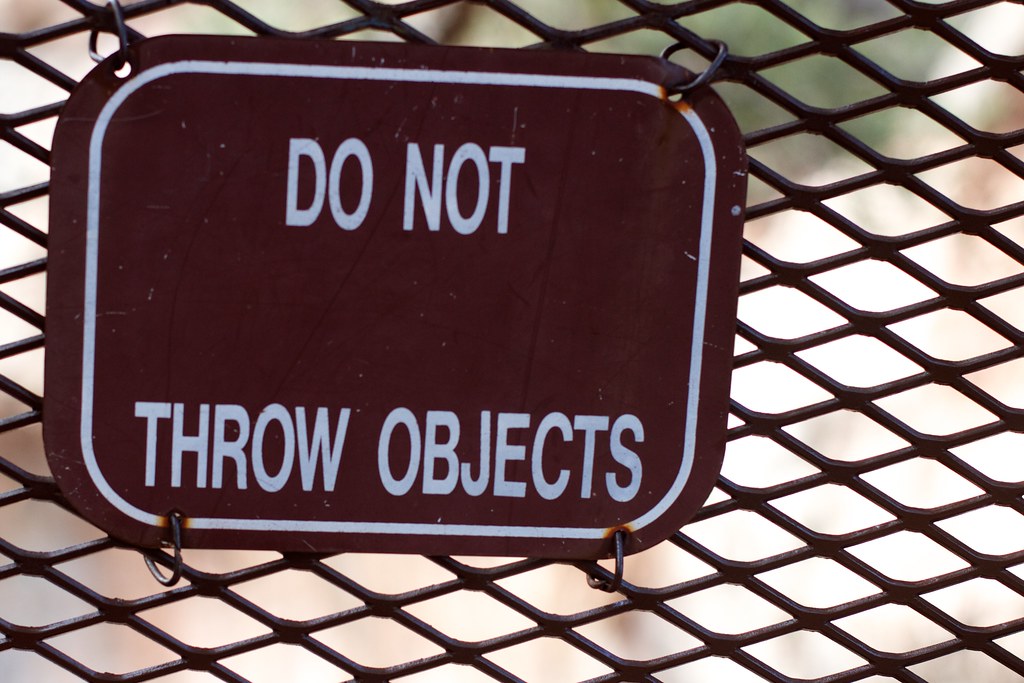 Throw object. Object надпись.