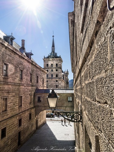 palace escorial culture tower famous majestic royal gothic tourism sunlight san world facade plant architecture landmark sky stone park heritage lorenzo monument blue historic catholic religious spain view madrid monastery trees ancient outdoor building europe hdr