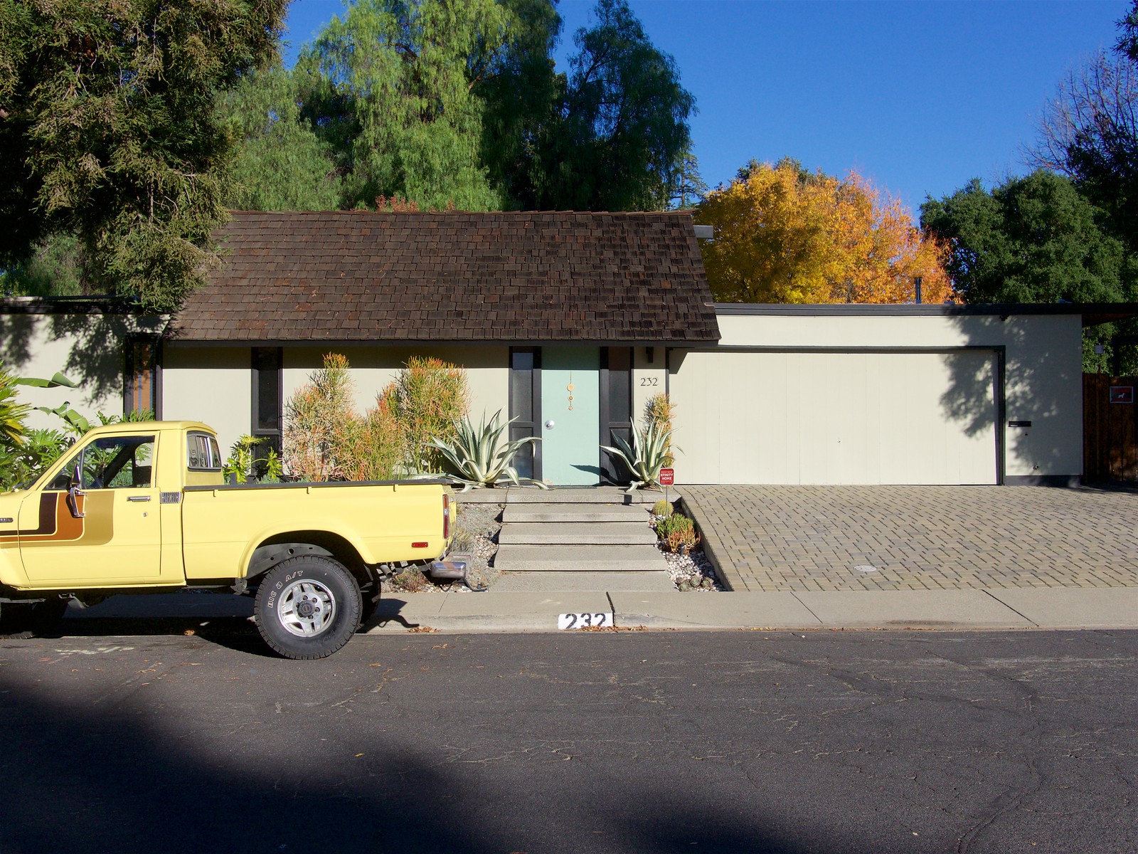 Clyde Drive