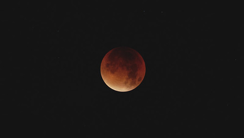lunar lunareclipse bloodmoon supermoon superbloodmoon