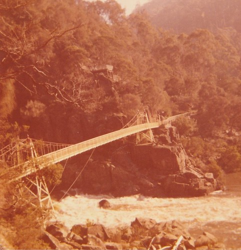 australia basin tasmania gorge suspensionbridge pedestrianbridge southeskriver