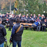 Es singt der Chor der Banater Schwaben Karlsruhe, die Veranstaltung wird von einem Kamerateam des SWR aufgezeichnet.