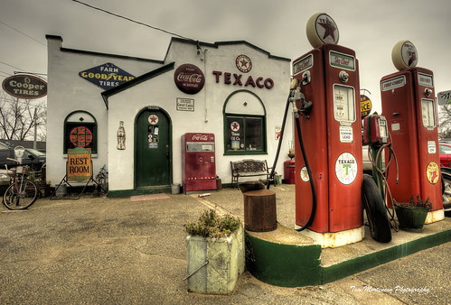 wisconsin usa midwest america retrogasstation gasstation servicestation texaco petroleum independence independencewisconsin nelsonsstraightlineauto vintagegasstation trempealeaucounty gasolinememorabilia gaspumps hdr tonemapping photomatix canon canoneos canon6d digital 1740l antique geotagged vintageroadside texacoproducts petrol skychief firechief smalltown oldfashionedgasstation 50sstyle building outdoor architecture fillingstation fuel automotive nostalgia gasoline vintageservicestation petroliana automobilia formergasstation oldbuilding motormemorabilia