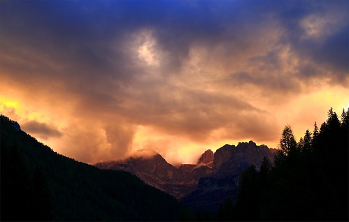 sunset clouds dolomites valdifassa vigodifassa rodadivaèl